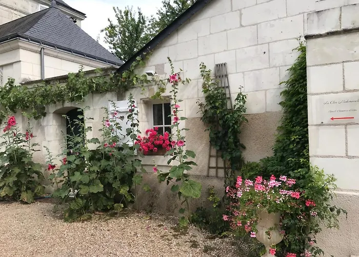 La Petite Cour